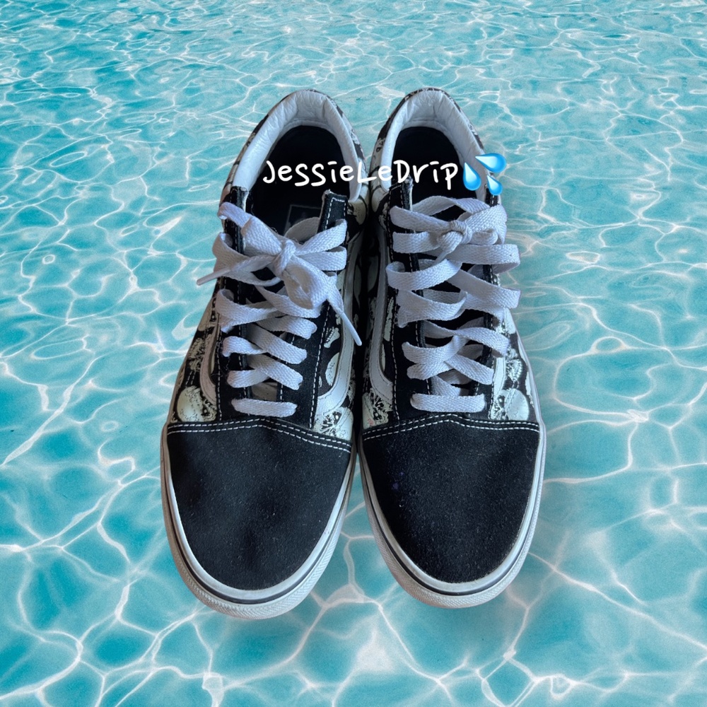 Vans skater shoes